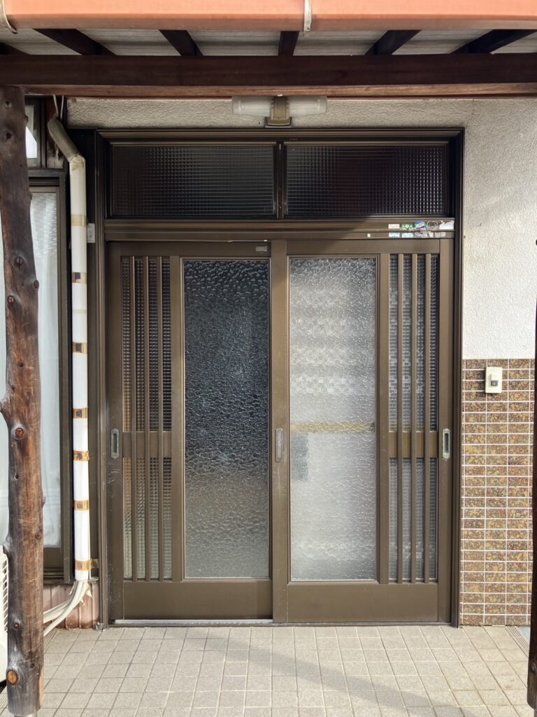 一宮市　一宮　玄関交換工事　リシェント　施工前