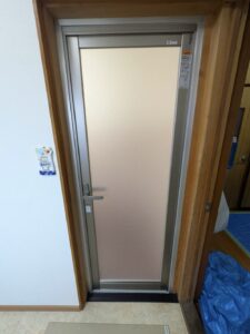 浴室開きドア