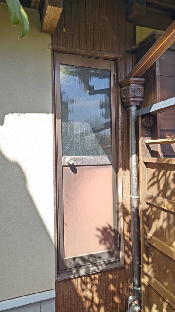 勝手口　リフォーム　施工前　一宮市