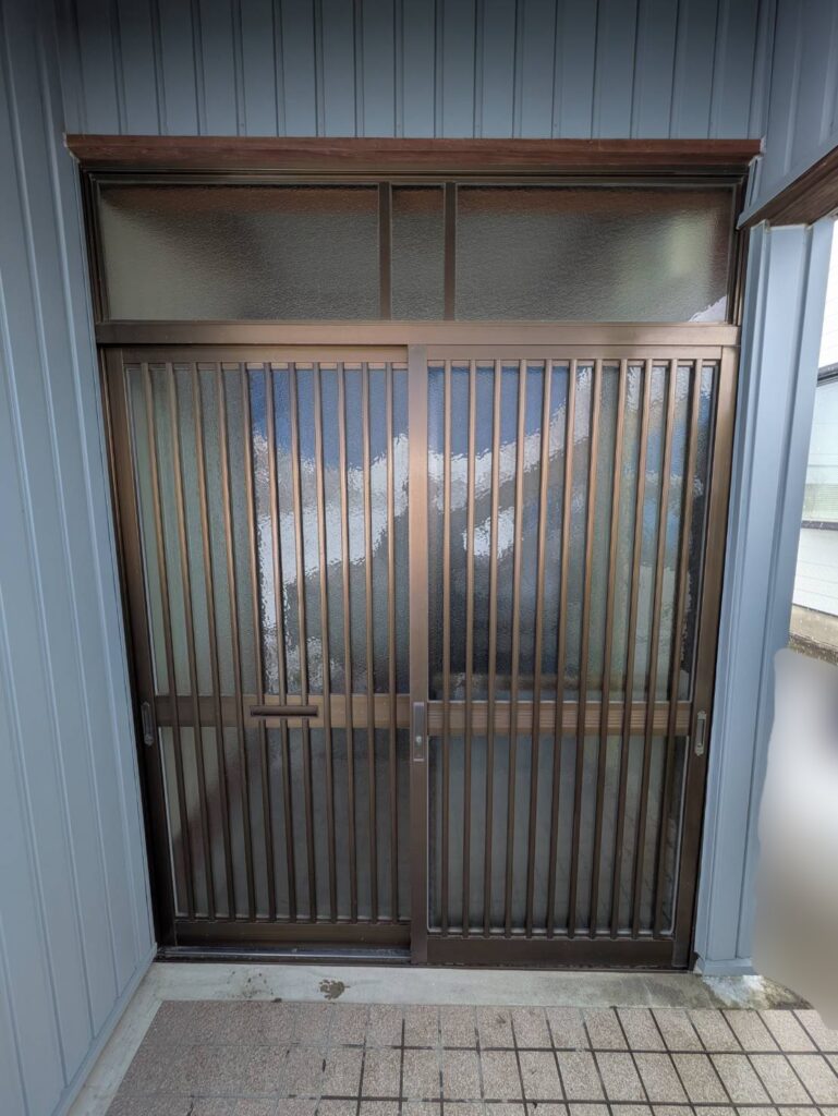 玄関　リシェント　施工前　一宮市