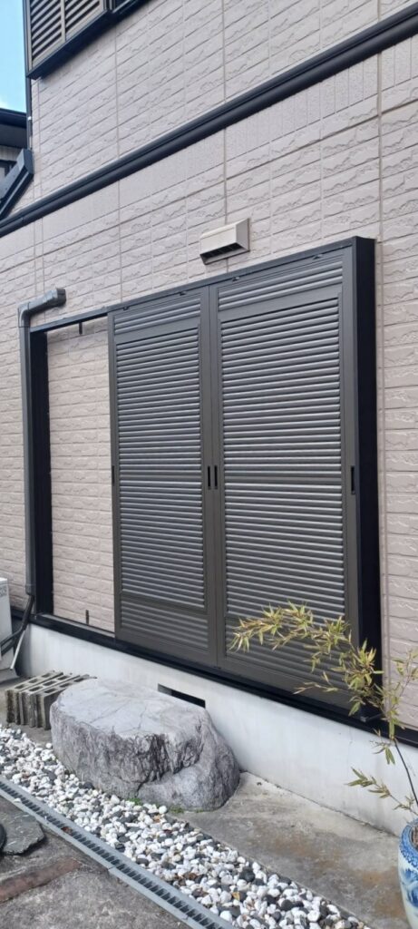 可児市　雨戸　施工後