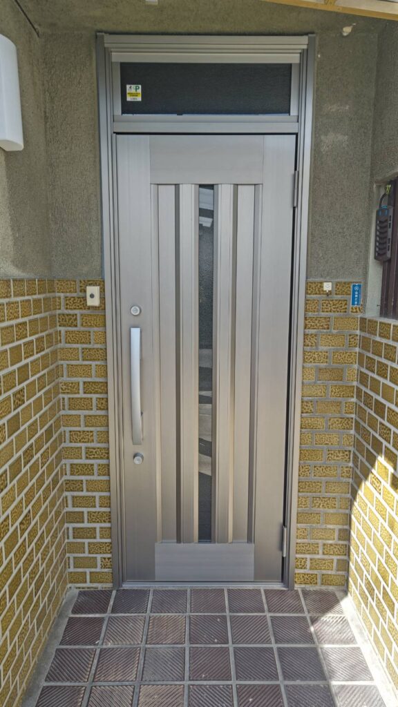 玄関　リシェント　施工後　稲沢市