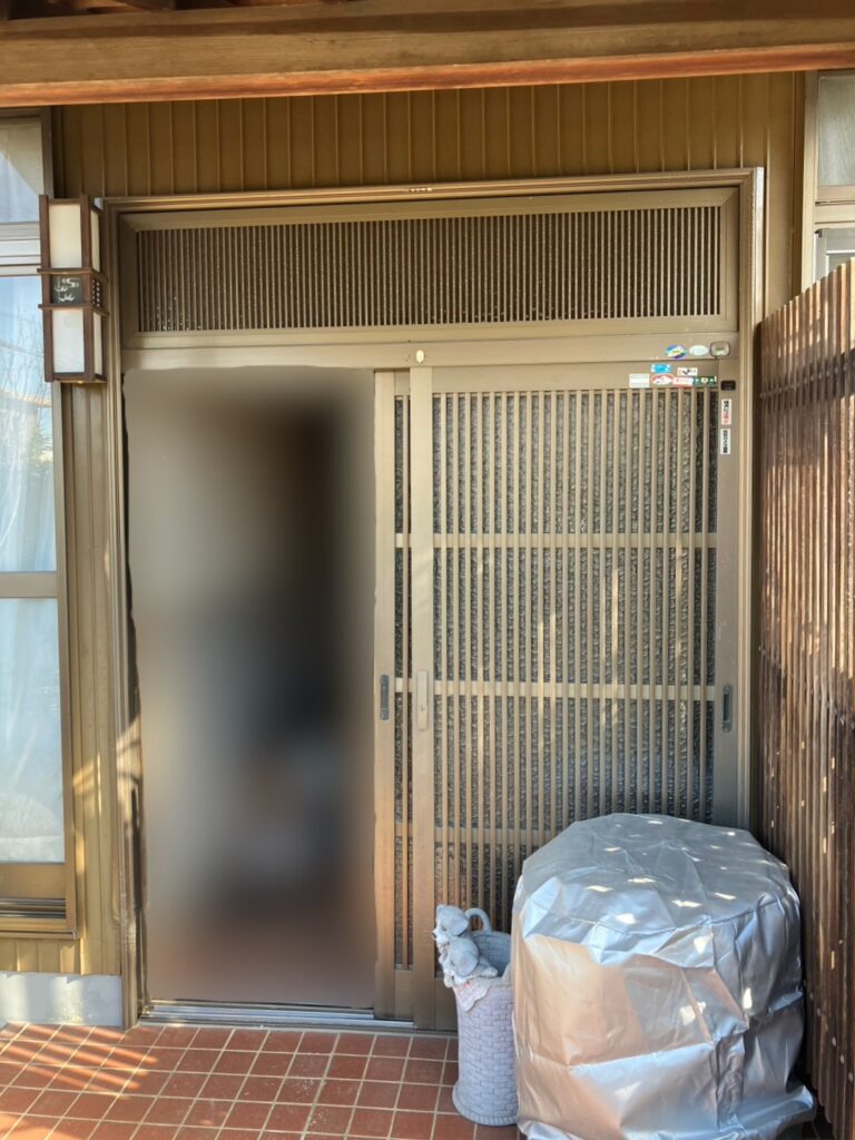 江南市　リシェント　玄関引戸　施工前