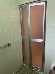 浴室ドア　リフォーム　交換後　一宮市