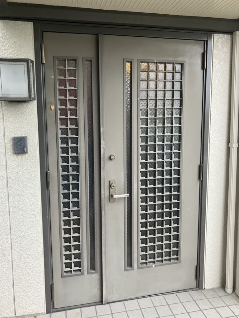 玄関　リシェント　施工前　愛西市