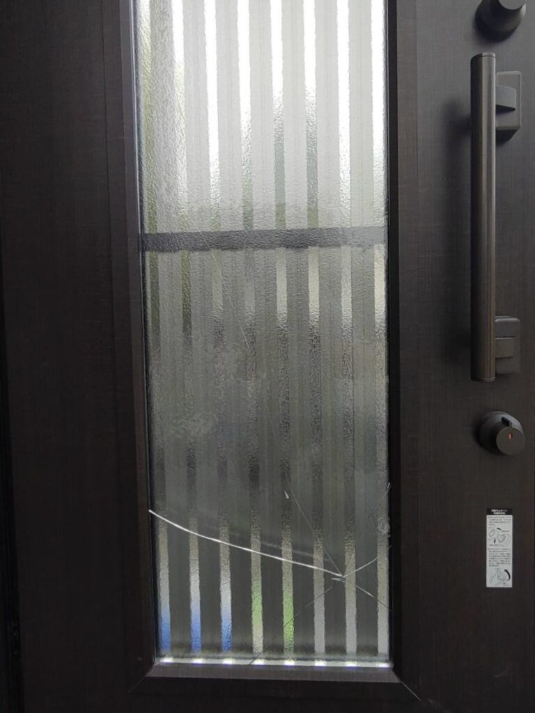 玄関　ガラス　交換　施工前　岐阜市