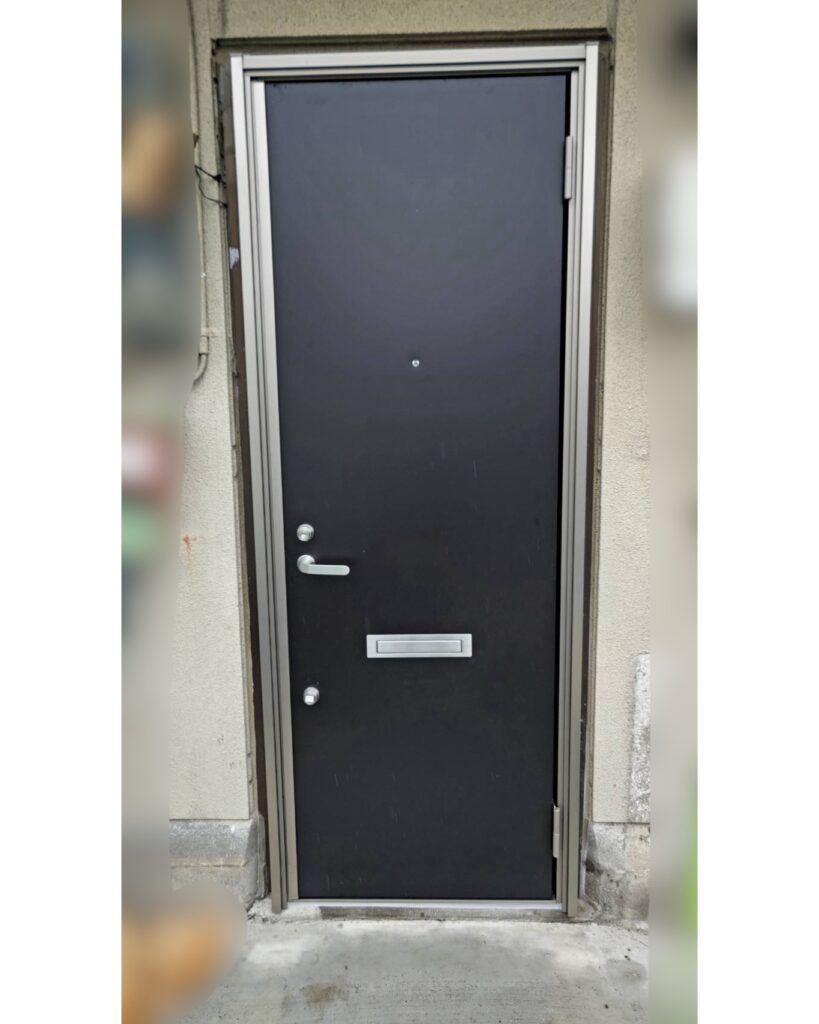 玄関ドア　アパートドア　リフォーム　一宮市　交換後