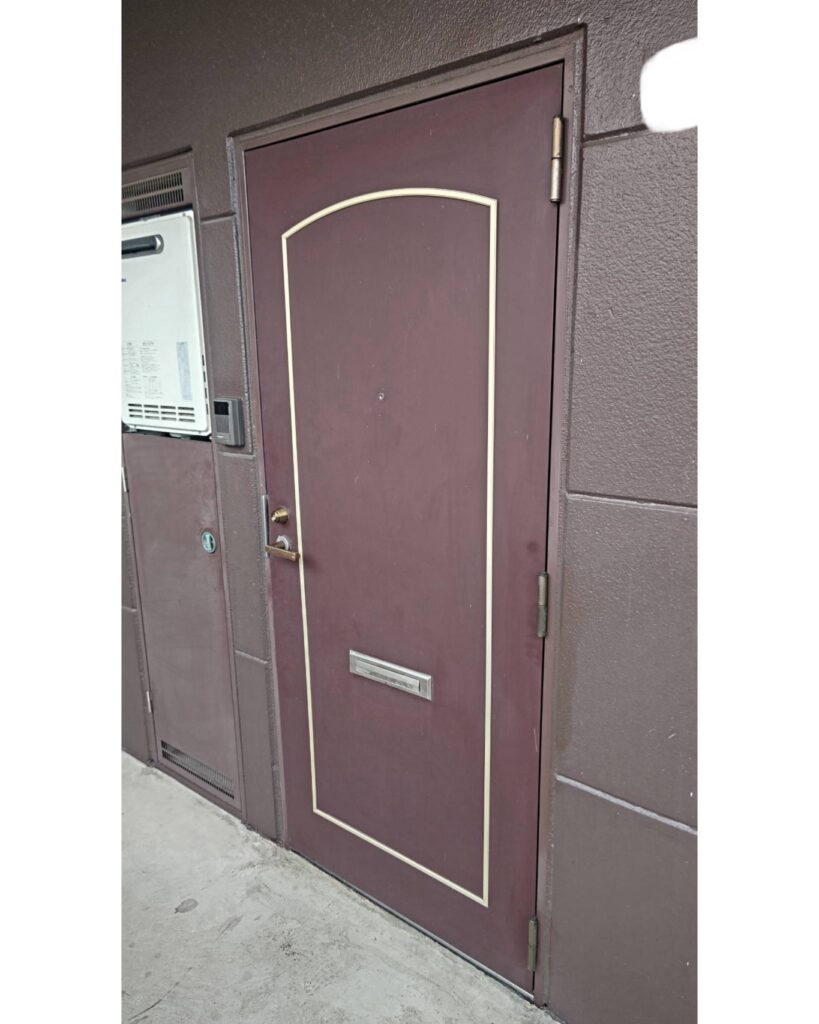 玄関ドア　リフォーム　マンション　一宮市　交換前