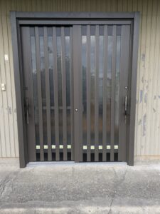 玄関　リフォーム　一宮市　リシェント　玄関引戸　施工後