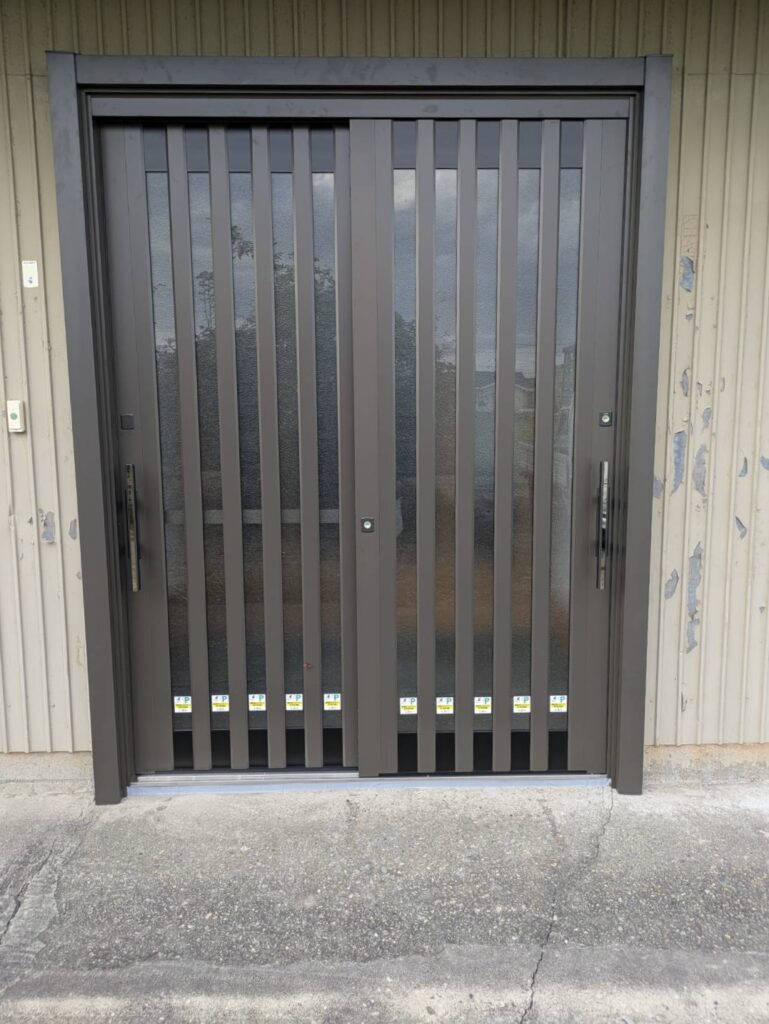 玄関　リフォーム　一宮市　リシェント　玄関引戸　施工後