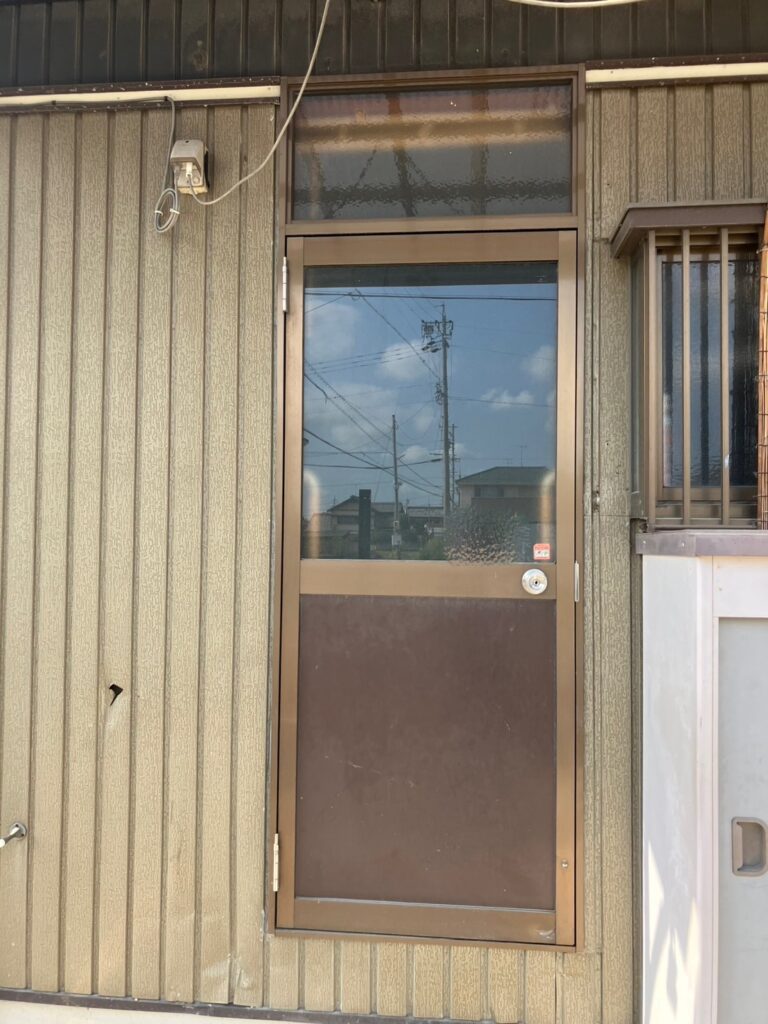 勝手口　リフォーム　リシェント　一宮市　施工前