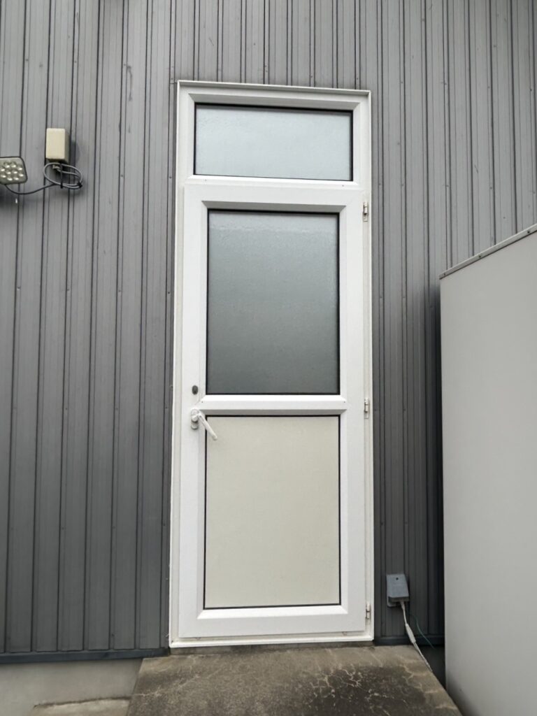 勝手口　リフォーム　リシェント　一宮市　施工前