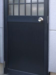 ドア　パネル　握り玉　岐阜市　交換後