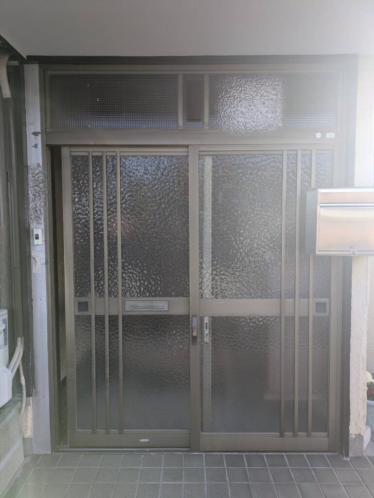 一宮市　リシェント　玄関引戸　施工前