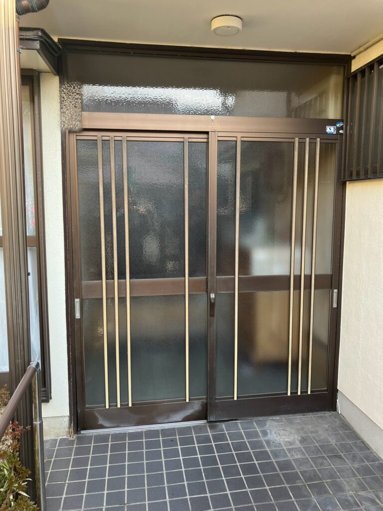 名古屋市　リシェント　玄関引戸　施工前