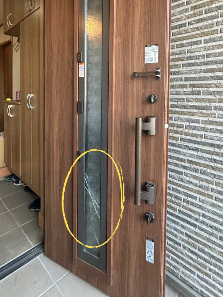 玄関　ガラス　交換　施工前　笠松町