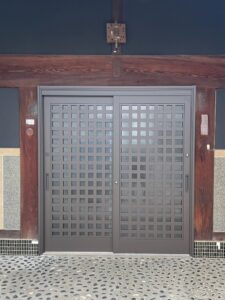 玄関　玄関引戸　リフォーム　笠松町　施工後