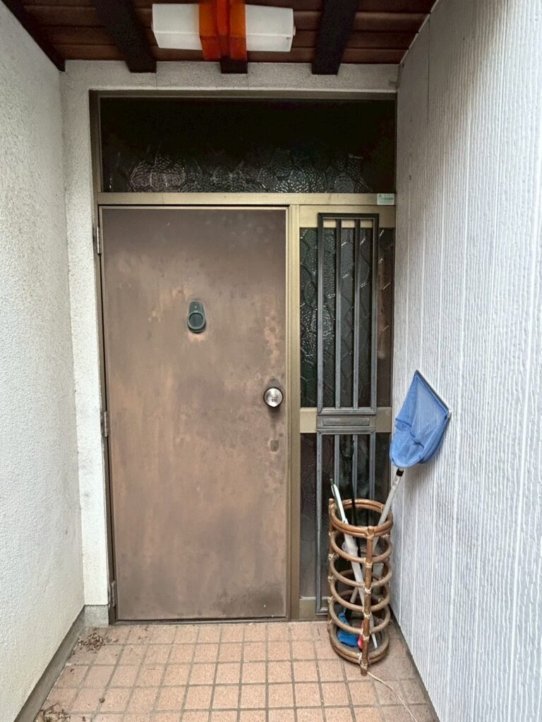 玄関　リシェント　施工前　瑞穂市