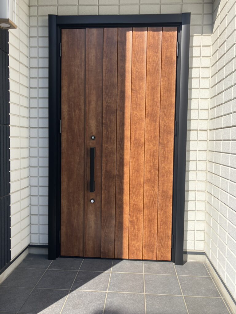 玄関　リシェント　施工後　春日井市