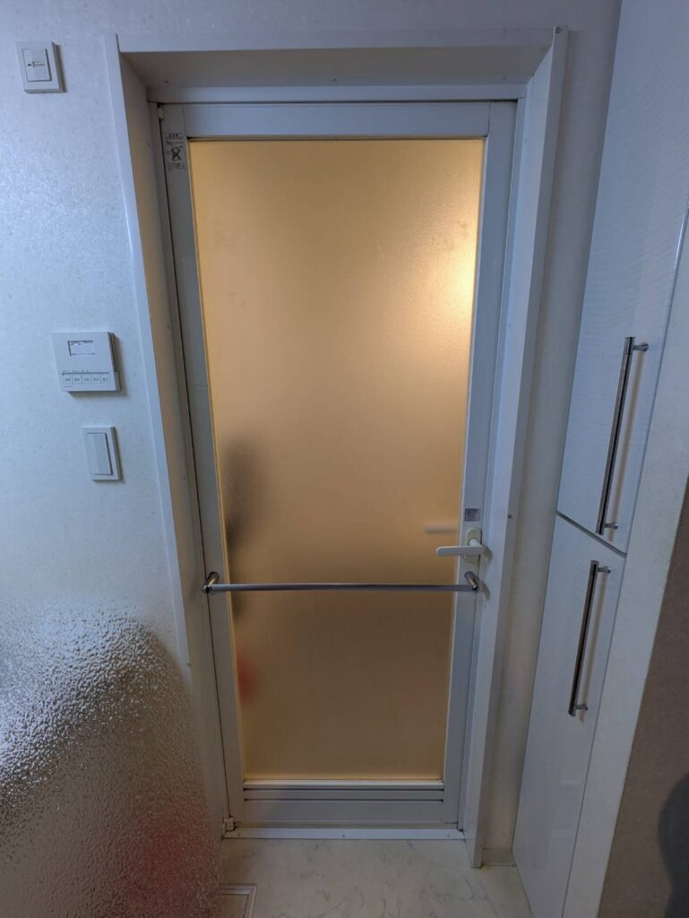 浴室ドア　交換　名古屋市　施工前