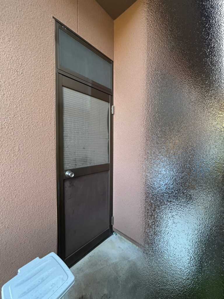 勝手口　リフォーム　リシェント　岐阜市　施工前